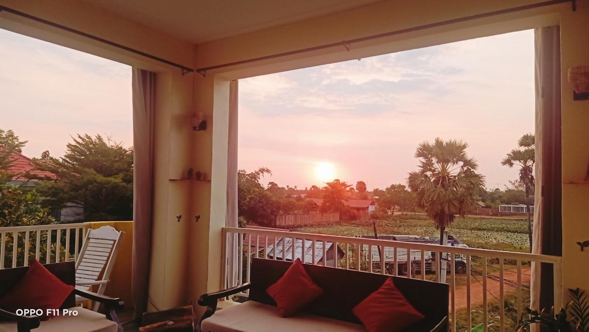 Homestay Yellow Natural House سيام ريب المظهر الخارجي الصورة